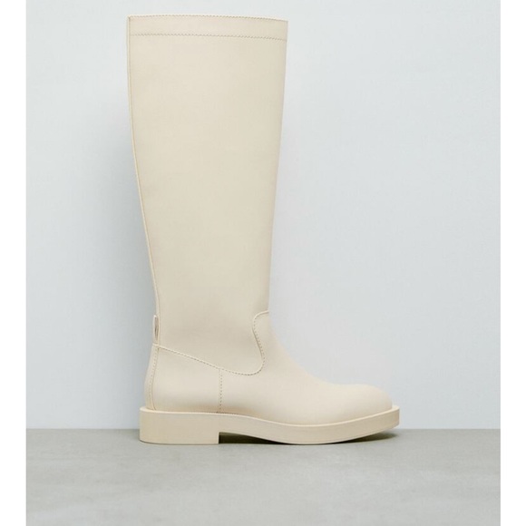 Zara Tall Boots Rubberized White Cream. - Picture 3 of 12